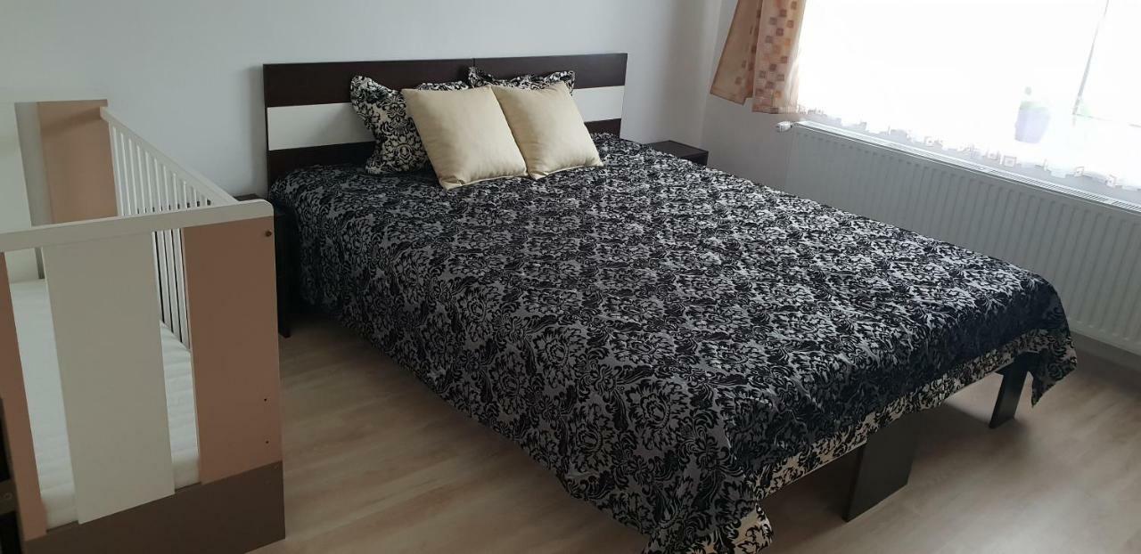 Relax Apartments Sarvar A4 ภายนอก รูปภาพ