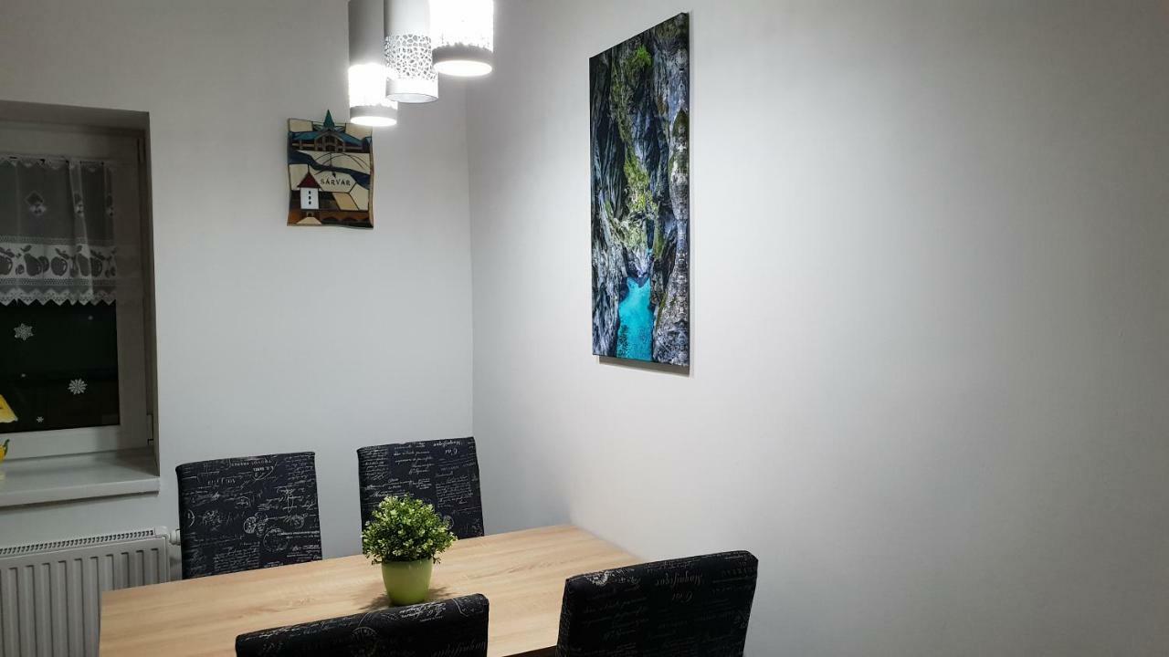 Relax Apartments Sarvar A4 ภายนอก รูปภาพ